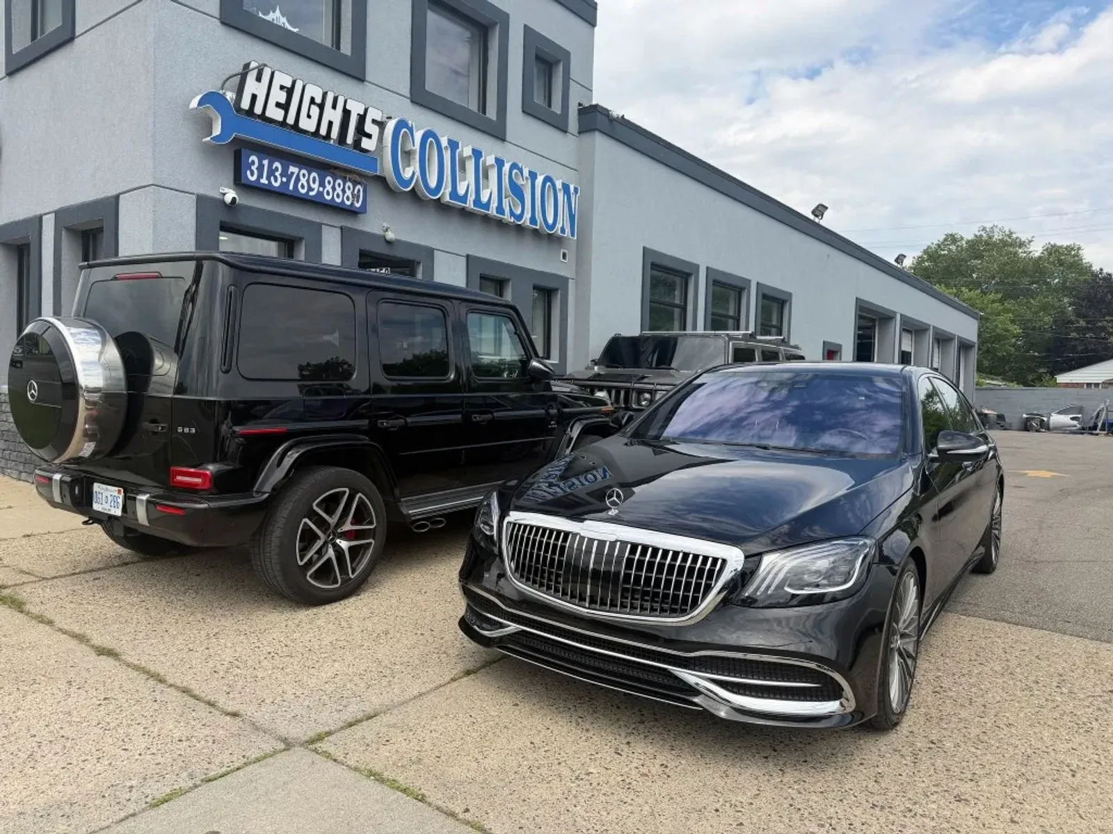 Exterior of Heights Collision auto body shop in Dearborn Heights
